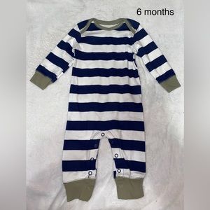 Never Worn Carter’s outfit